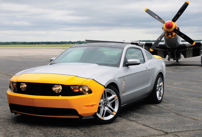 ford, dearborn doll, 2010, mustang