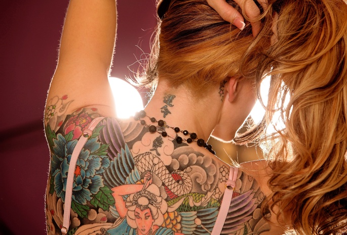 Девушка, шея, спина, украшение, татуировка, волосы