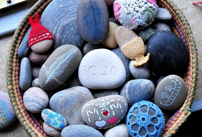 камни, разукрашенные, Цветные, разрисованные, вязание
