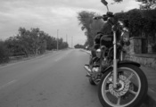 Мотоцикл, дорога, черно-белая