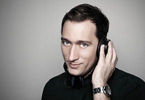 sony, серые глаза, Dj, пол ван дайк, серый фон, рука, наушники, paul van dyk, часы