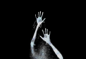 Краска, руки, брызги. силуэт, ладони