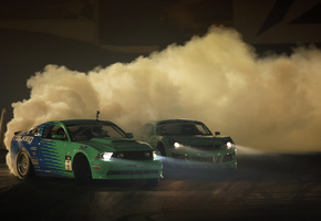 Дрифт, пыль, машины, дым