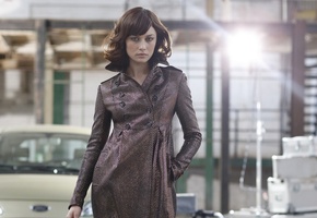 Ольга куриленко, пальто, машина