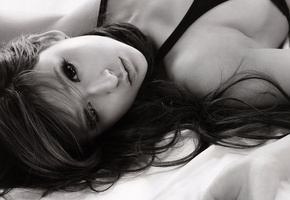 кровать, черно-белое, Азиатка