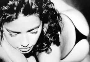 попа, Черно-белая, стринги, лицо