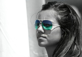 красочные очки, Черно, белое