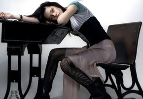 взгляд, стул, стол, колготки, кристен стюарт, брюнетка, Kristen stewart