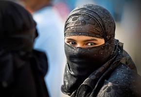 Глаза, чадра, восток