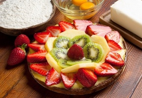 яйца, Сочный десерт, клубника, ананас, киви, дольки