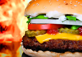 салат, всё на булочке с кунжутом, Огурцы, лук, фаст фуд