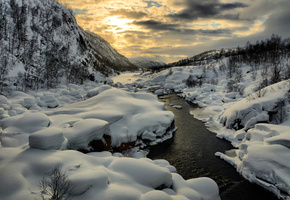 горы, Зима, небо, река, солнце, снег