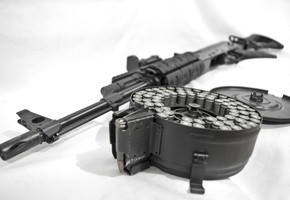 Автомат, патроны, магазин