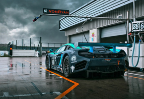 Mclaren, gt3, mp4-12c, von ryan racing, мокрый трек, тучи