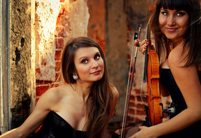 скрипка, скрипачки, музыка, осень, желтый, коричневый, усадьба, развалины, девушки, брюнетки