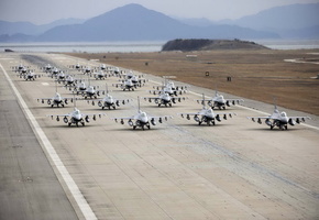 Самолёты, оружие, аэродром