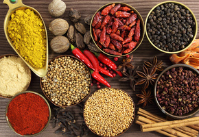 тарелки, карри, красный перец, бадьян, специи, Стол