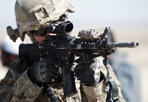 фон, Солдат, оружие