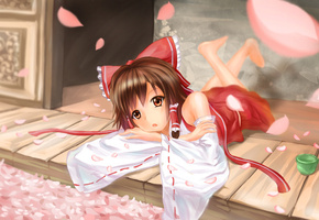 девушка, hakurei reimu, Touhou, сакура, лежит, лепестки, бант