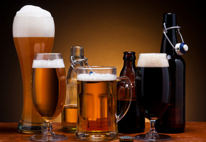 тёмное, стаканы, бутылки, пена, Пиво, светлое