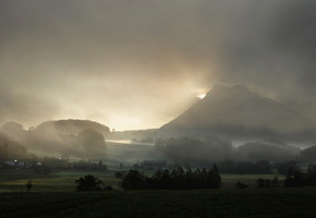 дома, поля, Туман, поселение, горы, деревья, трава
