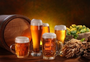 Бочонок, пиво, стол, хмель, стаканы, кружки, колосья