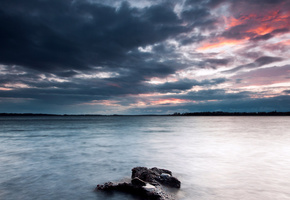 швеция, evening, lake, coast, камни, озеро, clouds, sky, stones, Sweden, берег