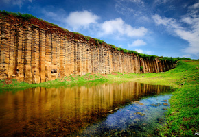 Небо, камни, скала, трава, облака, озеро